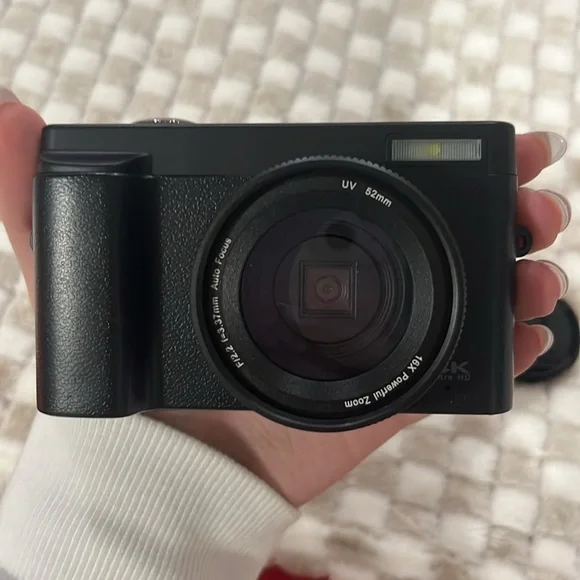 Digital Camera - Picture 4 of 8